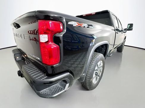 Used 2025 Chevrolet Silverado 2500 Custom w/ Custom Value Package AWD/4WD image 8