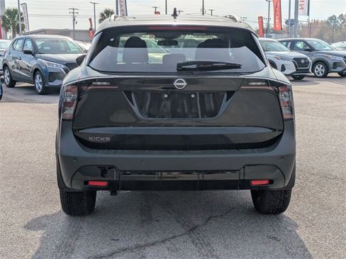 New 2026 Nissan Kicks SV image 4