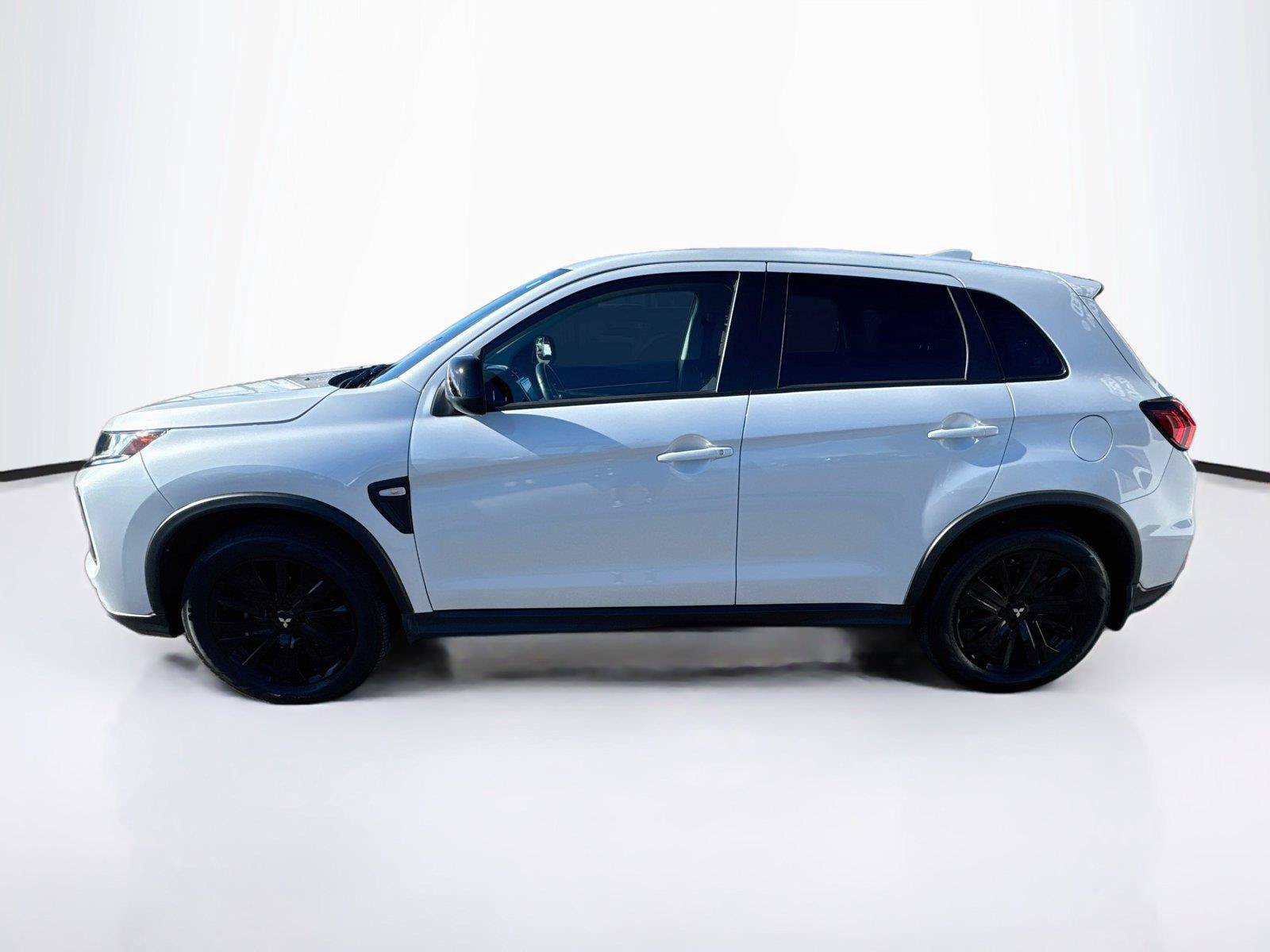 Used 2025 Mitsubishi Outlander Sport AWD image 2