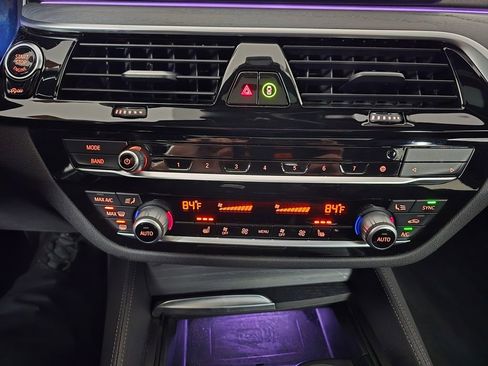 Used 2022 BMW 530i xDrive w/ M Sport Package image 17