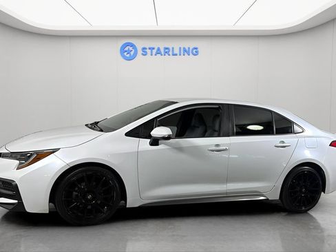 Used 2022 Toyota Corolla SE FWD image 2