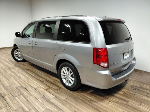 Used 2019 Dodge Grand Caravan SXT image 18