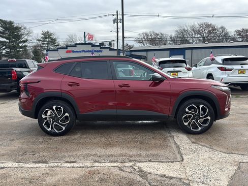 Used 2025 Chevrolet Trax RS w/ Driver Confidence Package image 8