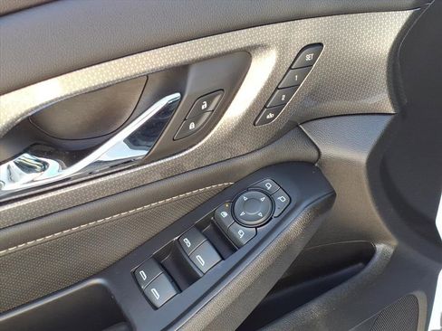 Used 2022 Chevrolet Traverse Premier w/ Redline Edition image 17