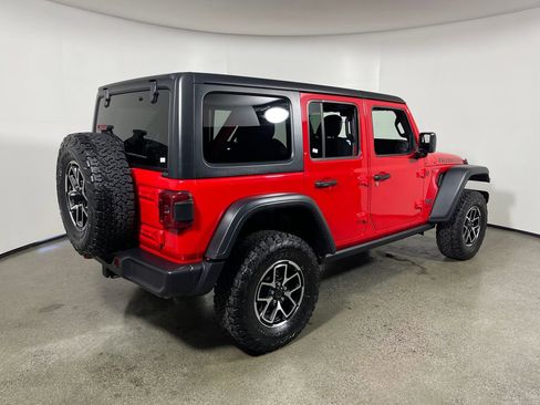Used 2025 Jeep Wrangler Unlimited Rubicon AWD/4WD image 3