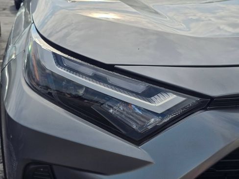 Used 2025 Toyota RAV4 XLE AWD/4WD image 21