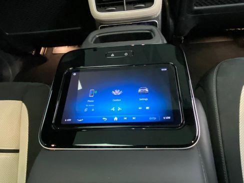 Used 2024 Mercedes-Benz GLS 63 AMG AMG GLS 63 4MATIC+ SUV image 34