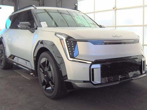 Used 2024 Kia EV9 GT-Line image 2