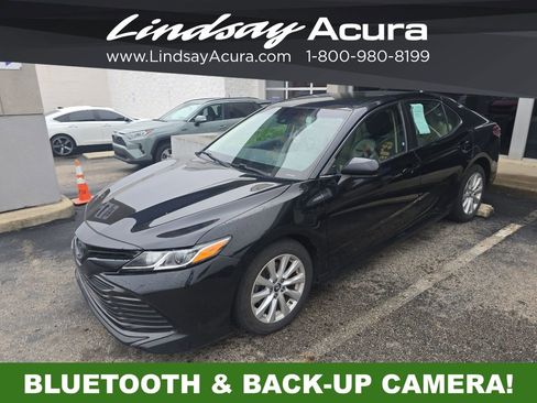Used 2018 Toyota Camry LE FWD image 2