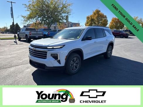 New 2026 Chevrolet Traverse LT w/ Driver Confidence Package image 3