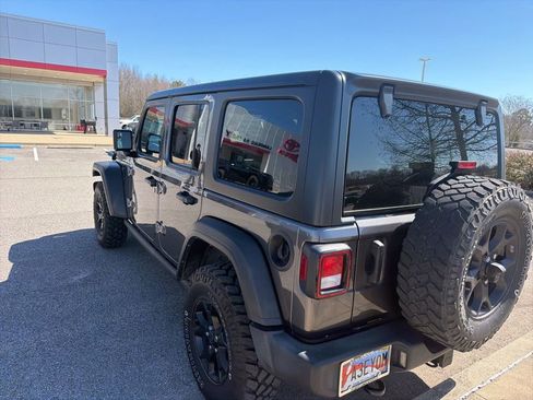 Used 2022 Jeep Wrangler Unlimited Willys image 12