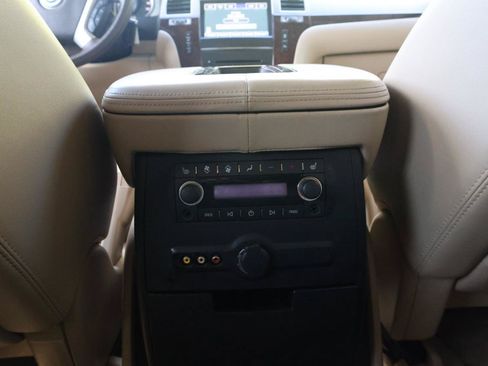 Used 2012 Cadillac Escalade ESV Premium AWD/4WD image 19