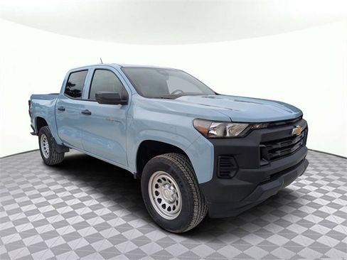 Used 2025 Chevrolet Colorado W/T image 2