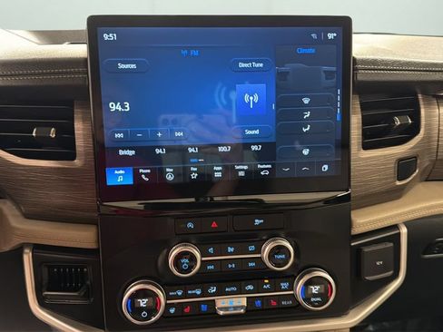 Used 2024 Ford Expedition Limited AWD/4WD image 11