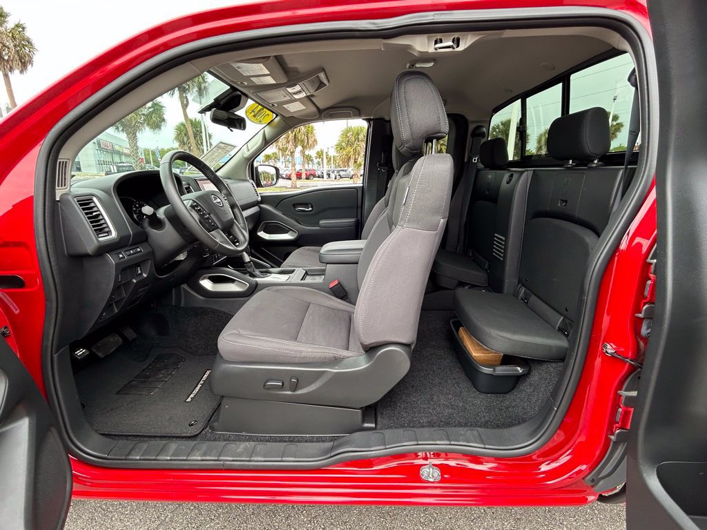 Certified 2024 Nissan Frontier SV w/ SV Convenience Package RWD image 17
