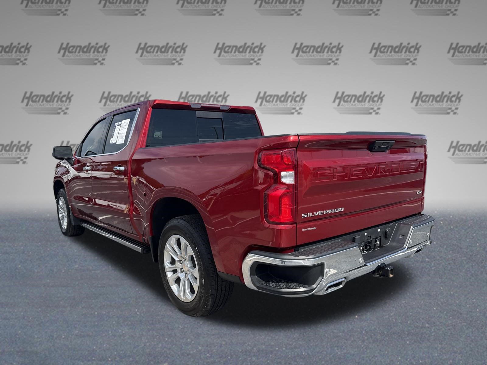 Used 2022 Chevrolet Silverado 1500 LTZ w/ LTZ Premium Package AWD/4WD image 8