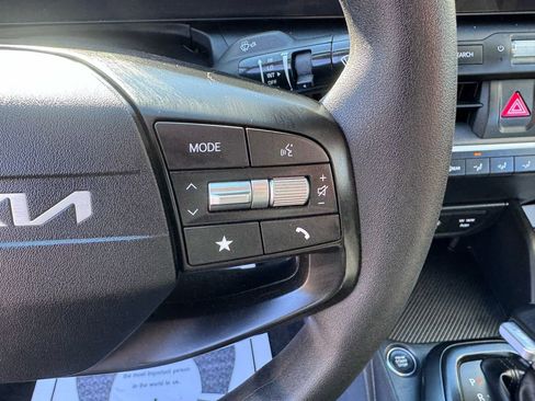 Used 2025 Kia K4 LXS image 17