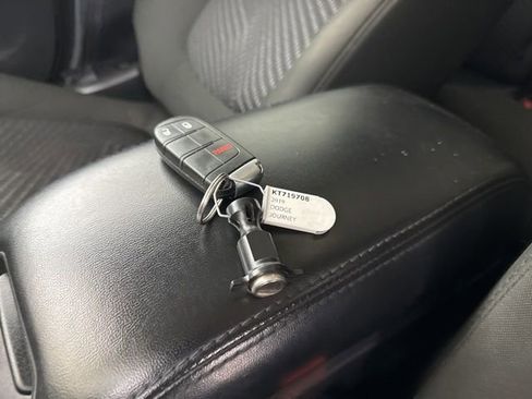 Used 2019 Dodge Journey SE w/ Connectivity Group image 29
