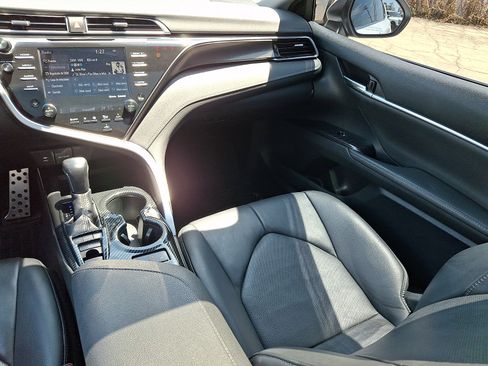 Used 2019 Toyota Camry XSE FWD image 16