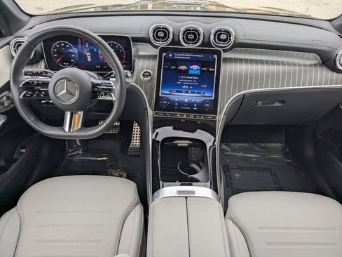 Used 2025 Mercedes-Benz GLC 300 4MATIC image 15