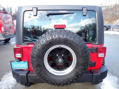 Used 2018 Jeep Wrangler Unlimited Sport image 5