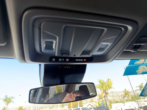 Used 2024 Chevrolet Silverado 2500 LT image 40