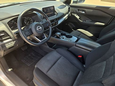 Used 2024 Nissan Rogue SV FWD image 9