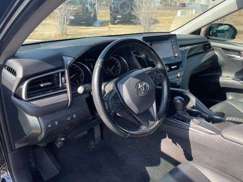 Used 2021 Toyota Camry SE image 9