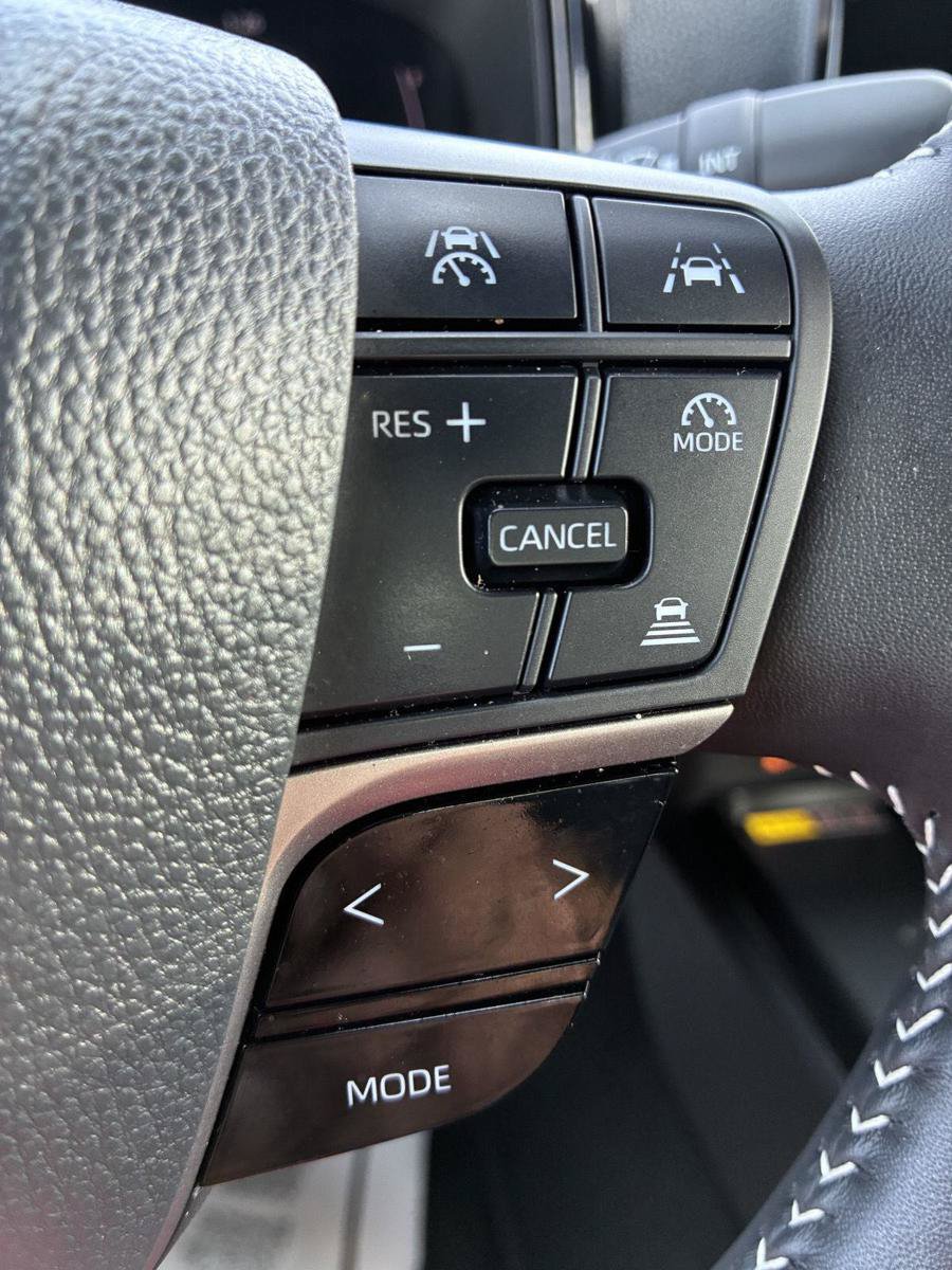 Used 2026 Toyota Camry Hybrid w/ Convenience Package FWD image 23