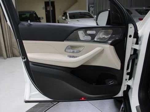 Used 2023 Mercedes-Benz GLS 450 4MATIC w/ AMG Line Exterior image 37