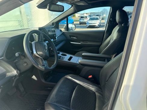 Used 2023 Toyota Sienna XSE AWD/4WD image 12