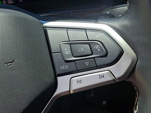 Used 2025 Volkswagen Atlas SE FWD image 21