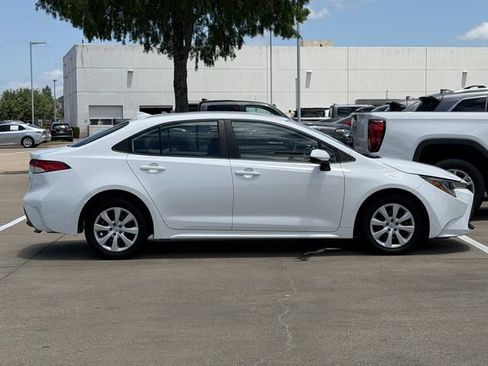 Used 2023 Toyota Corolla LE FWD image 3