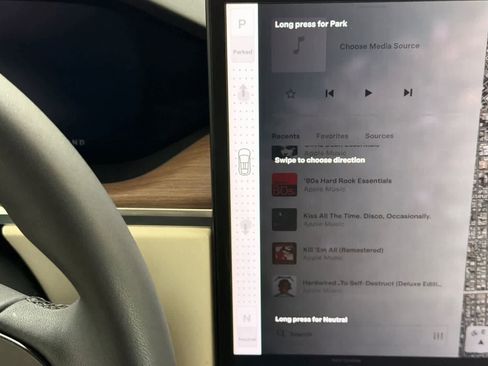 Used 2024 Tesla Model X image 22