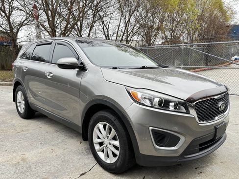 Used 2018 Kia Sorento L image 8