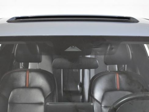 Certified 2025 Nissan Sentra SR w/ SR Premium Package image 37