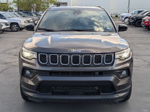 Used 2024 Jeep Compass Latitude AWD/4WD image 11