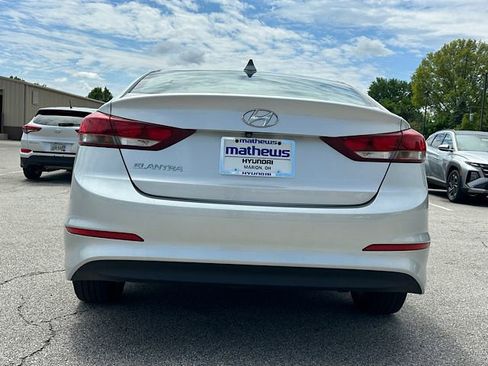 Used 2017 Hyundai Elantra SE FWD image 5