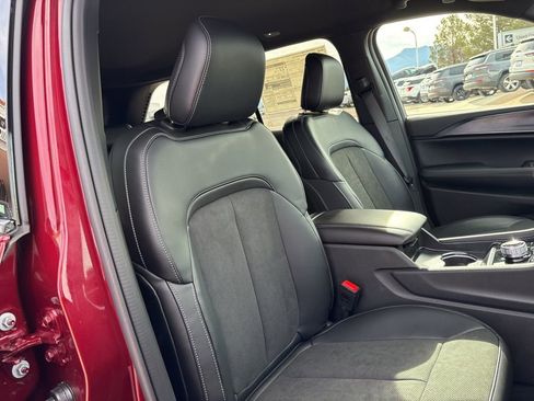 New 2025 Jeep Grand Cherokee Altitude RWD image 26
