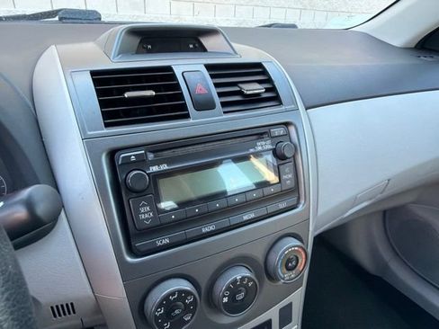Used 2012 Toyota Corolla LE FWD image 12