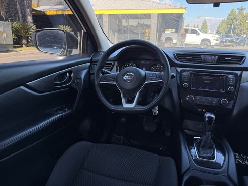 Used 2019 Nissan Rogue Sport S image 22