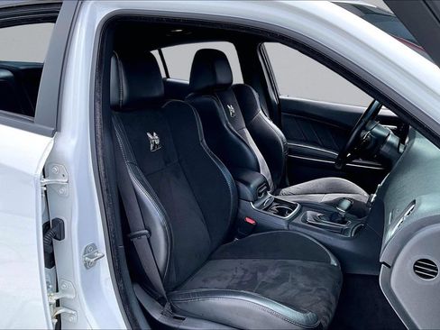 Used 2018 Dodge Charger R/T Scat Pack RWD image 30