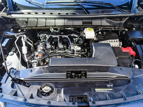 Used 2024 Nissan Pathfinder SV image 25