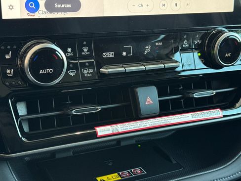 New 2026 Toyota Highlander Limited AWD/4WD image 25