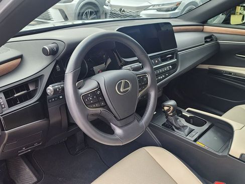 Certified 2024 Lexus ES 350 w/ Premium Package FWD image 9