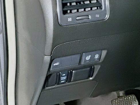 Used 2020 Nissan Armada SL w/ Premium Package image 16