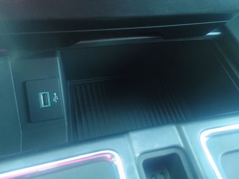 Used 2017 Ford F150 XLT image 34