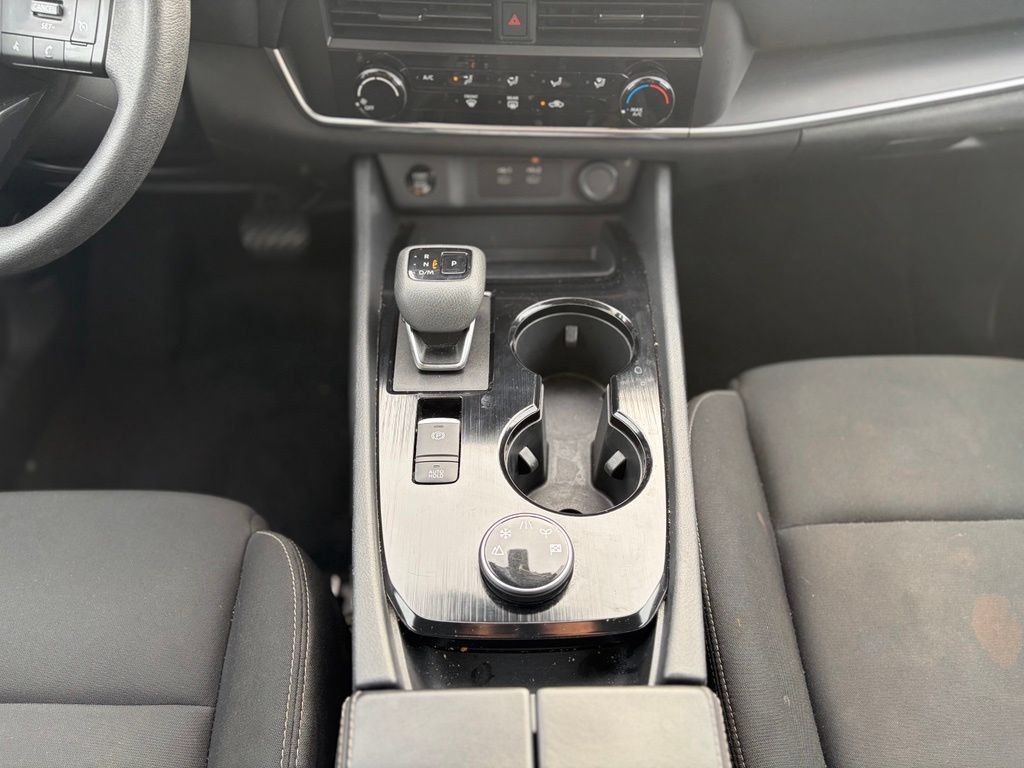 Used 2024 Nissan Rogue S AWD/4WD image 25