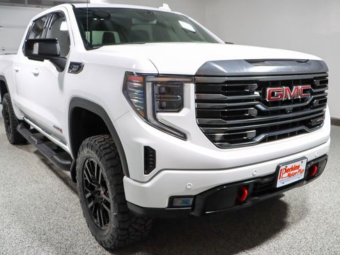 Used 2023 GMC Sierra 1500 AT4 w/ AT4 Preferred Package image 6