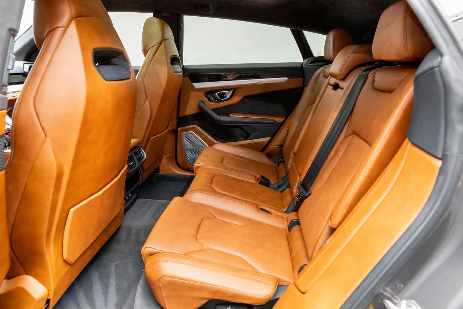 Used 2022 Lamborghini Urus AWD/4WD image 11